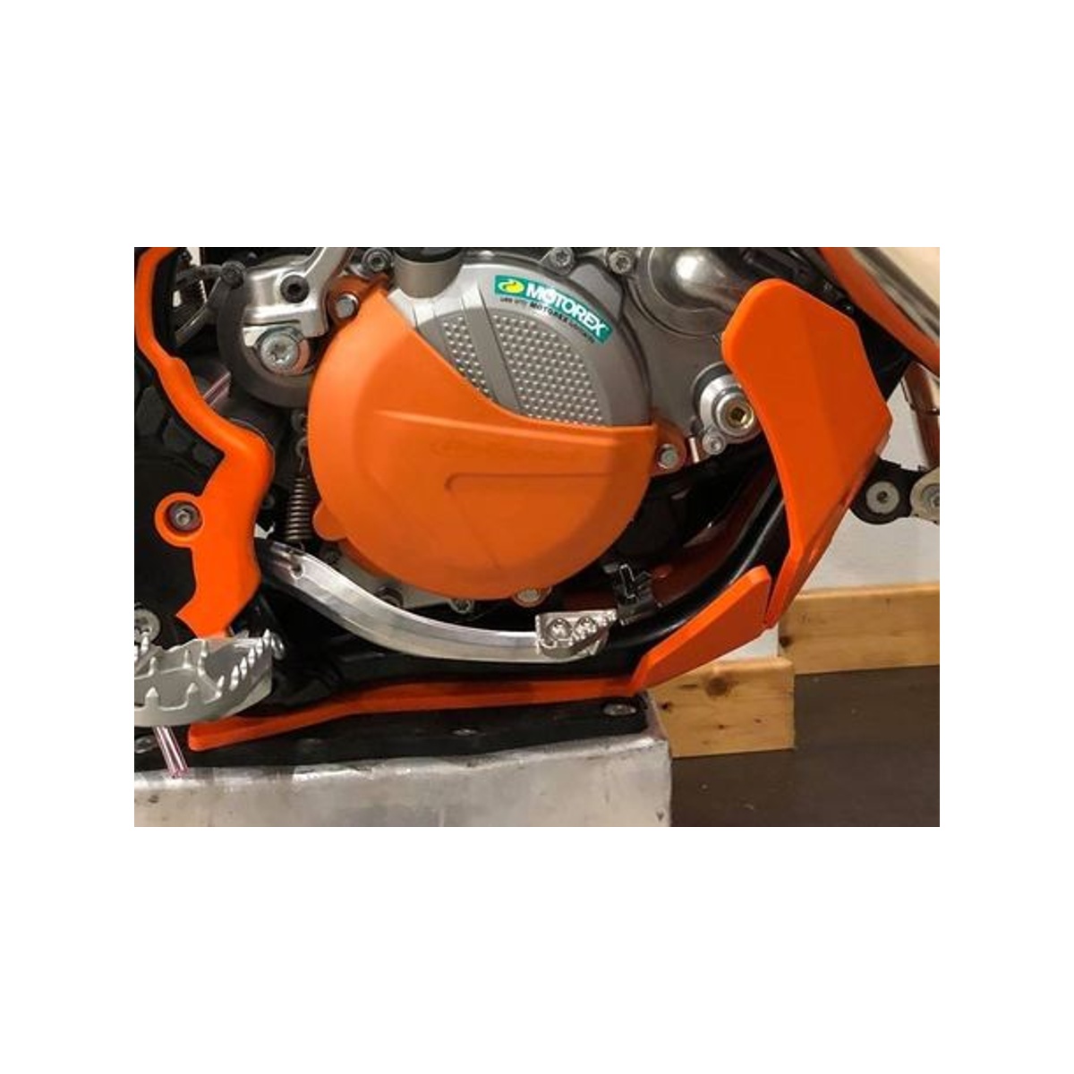 AXP Hasplåt Orange Ktm SX125-SX150-XCW125 17- m.fl.